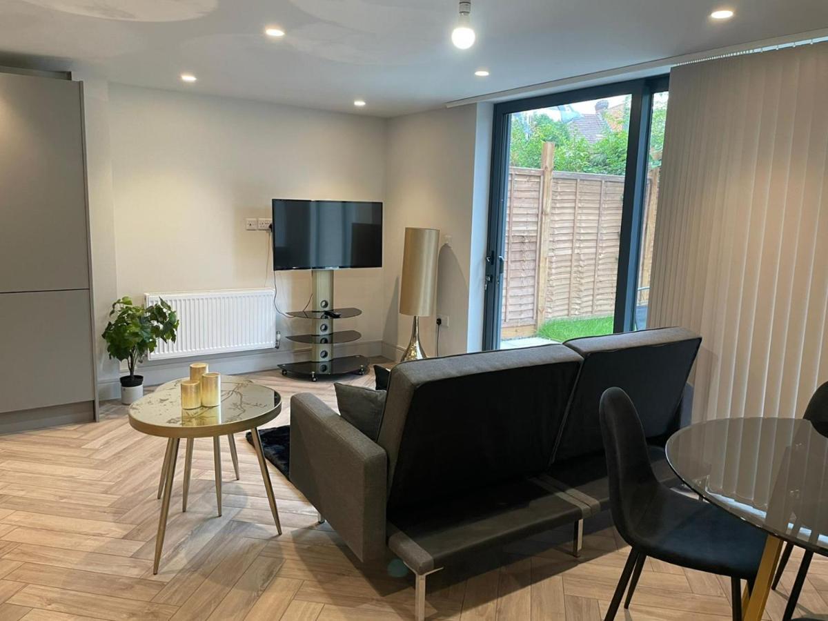Wimbledon Luxury 3Bedroom Apartment Raynes Park Exterior photo