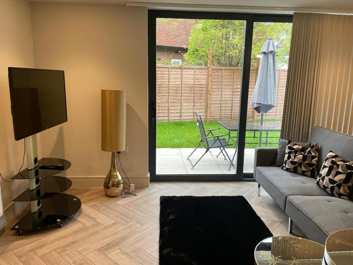 Wimbledon Luxury 3Bedroom Apartment Raynes Park Exterior photo