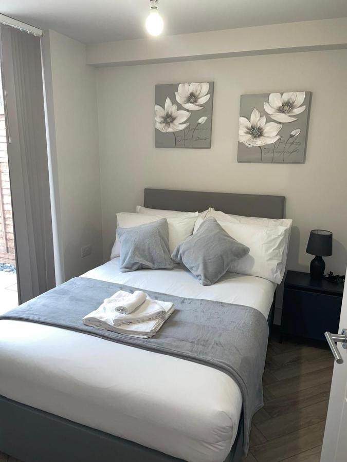 Wimbledon Luxury 3Bedroom Apartment Raynes Park Exterior photo